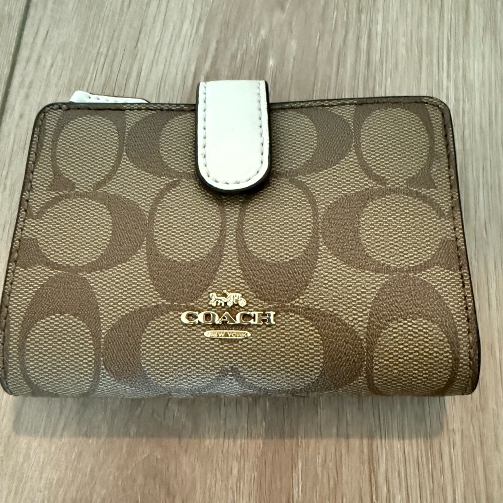 Coach Tan and Cream Signature Wallet